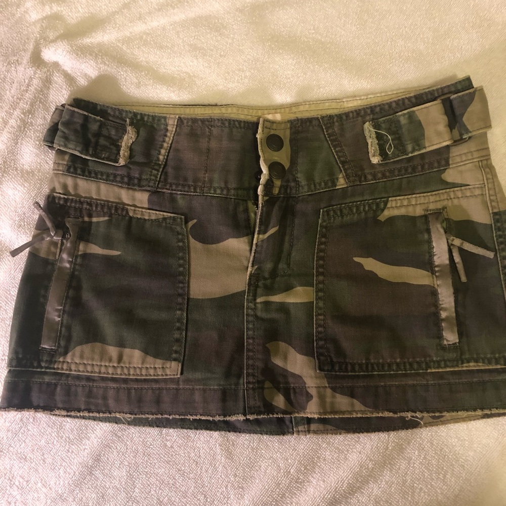 COPY - Abercrombie & Fitch camouflage mini skirt